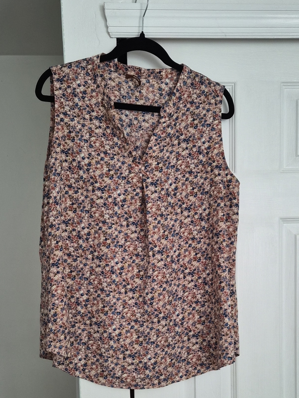 Floral Sleeveless V-Neck Camisole - Pink Multi